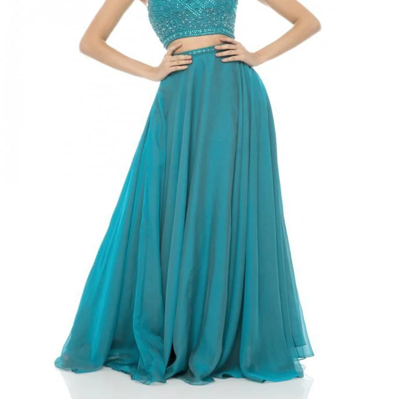 Украшенный бисером лиф с вырезом на спине и шифоновой юбкой длинное платье
