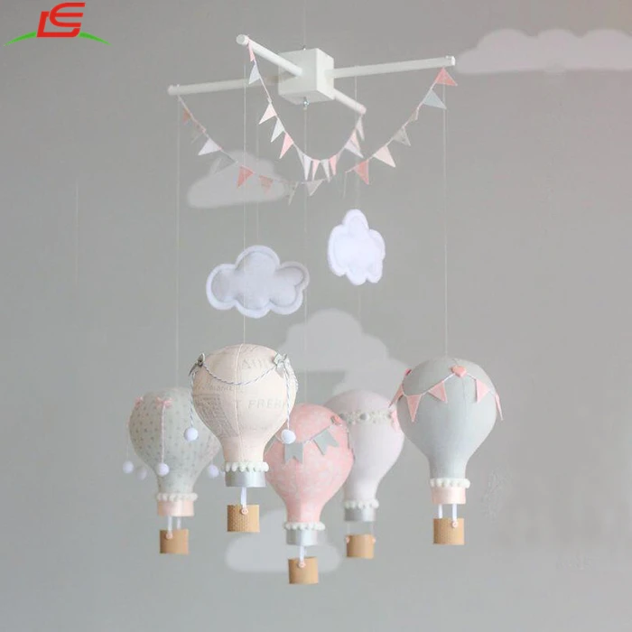 Подвесной мобиль для детской кроватки