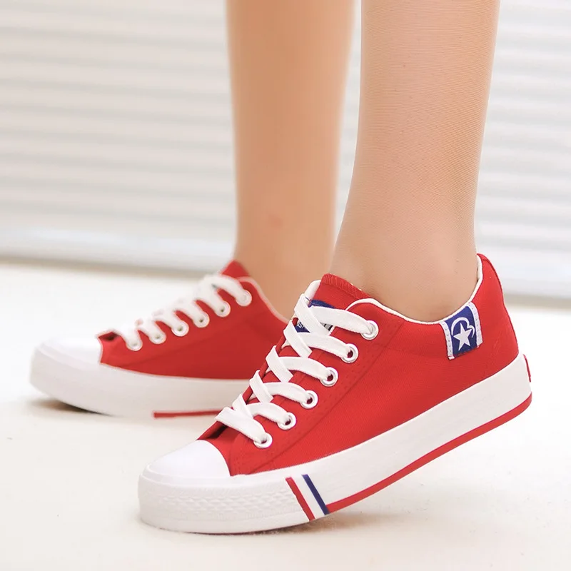 Factory price China wholesale woman canvas shoes student outdoor walking shoes in low MOQ