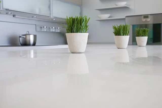 
No radiation white quartz stone table top 