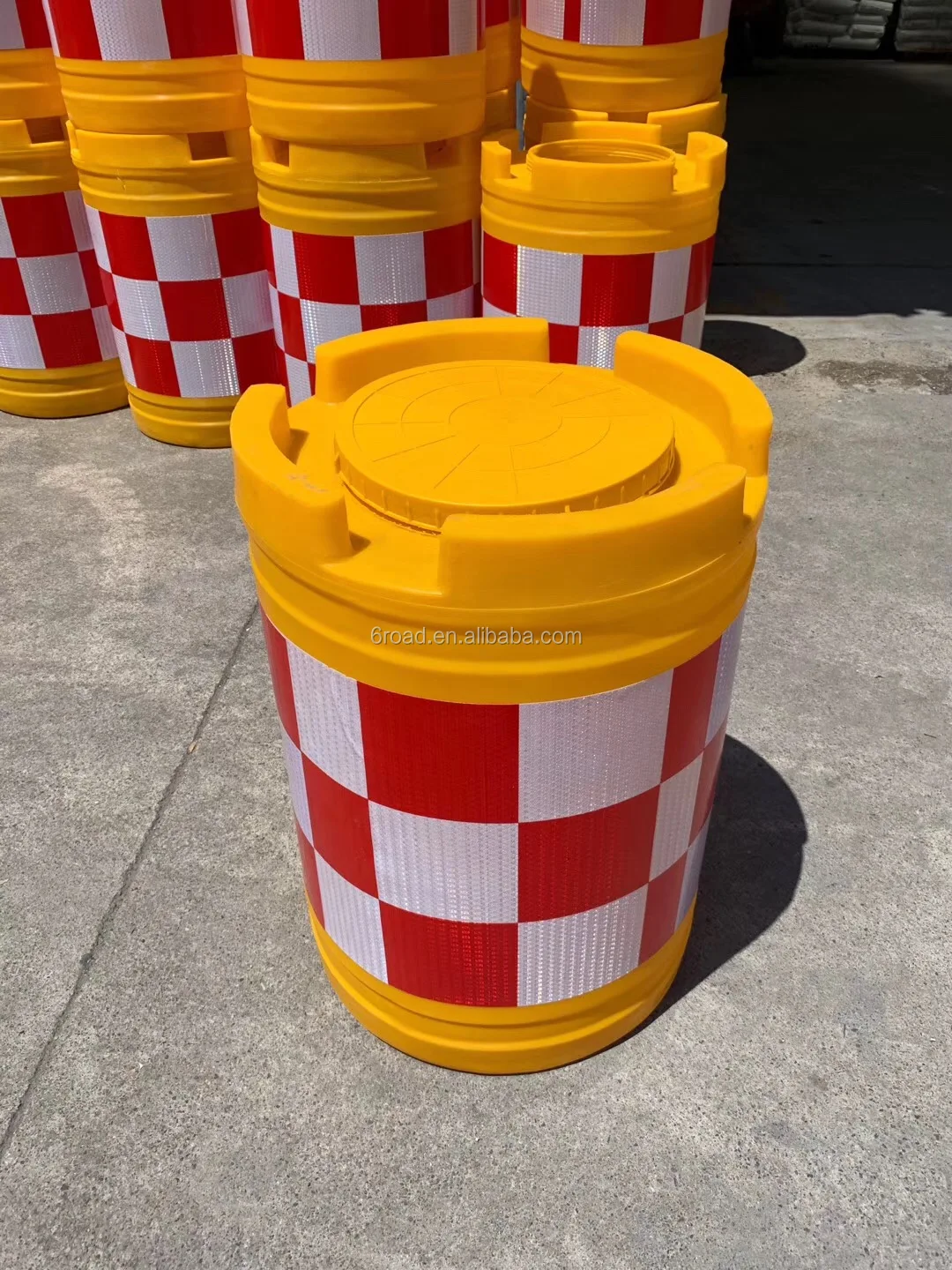 Plastic Traffic Crash Barrier Barrel, Water Filled Traffic Barrier Barrel