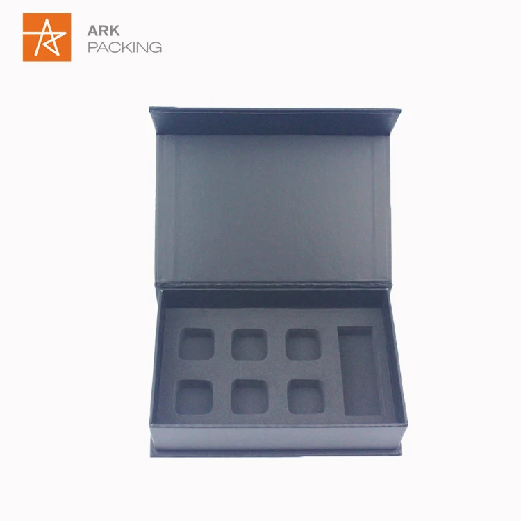 Eco-friendly Magnetic Closure Paper Packaging Box Rigid Material  With Custom Insert