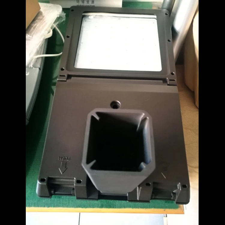 Factory Price Waterproof IP66 IK10 130lm/w 100W 200W LED Street Light with Motion Sensor