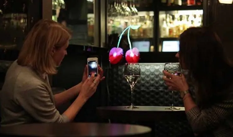 Presale naked eye 3d holographic advertising machine 3 d holographic projection imaging rotating air suspension stereo imaging