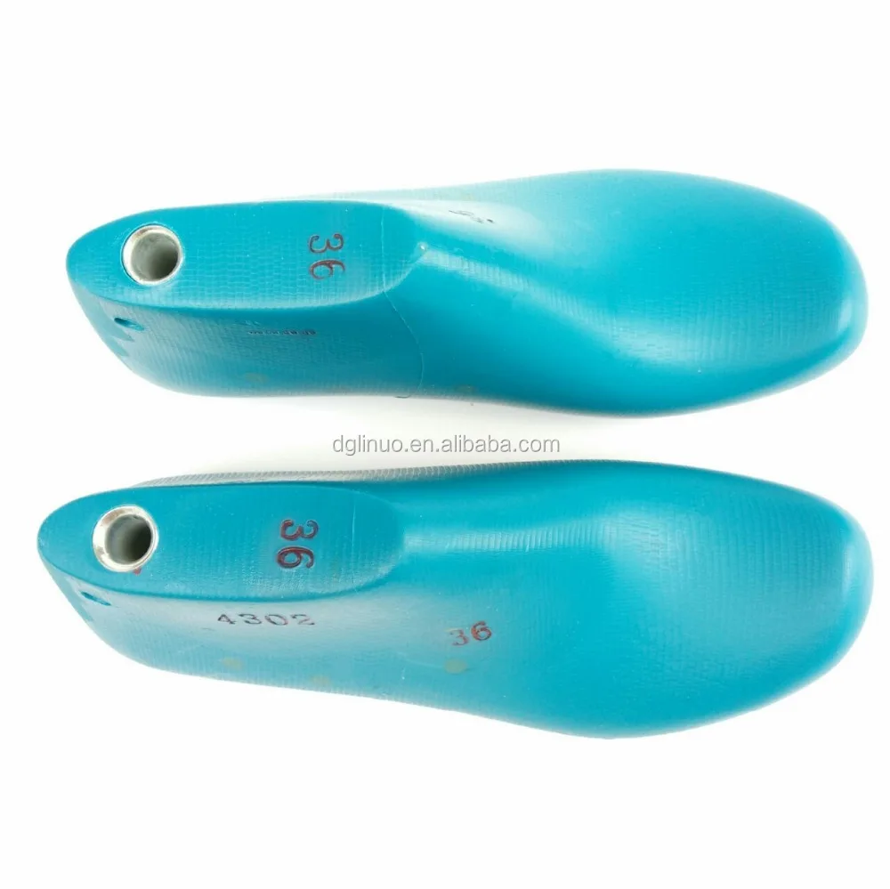 
 Женские туфли с круглым носком на низком каблуке 3 см  