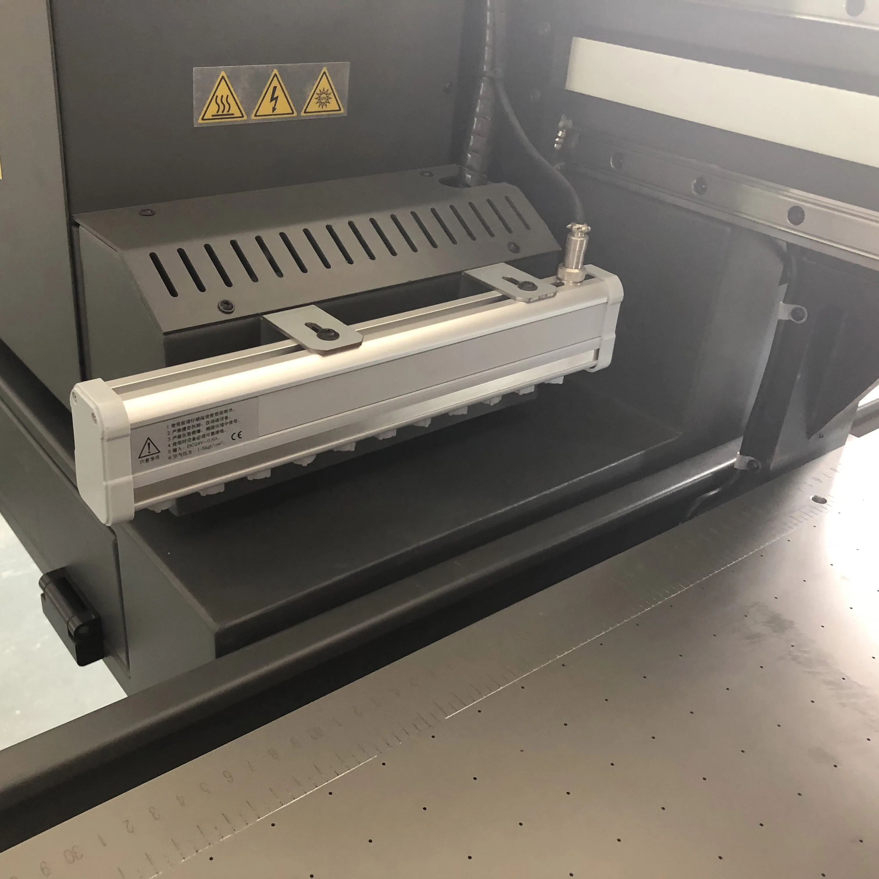 Large format flat bed LED UV inkjet printer with Ricoh gen5