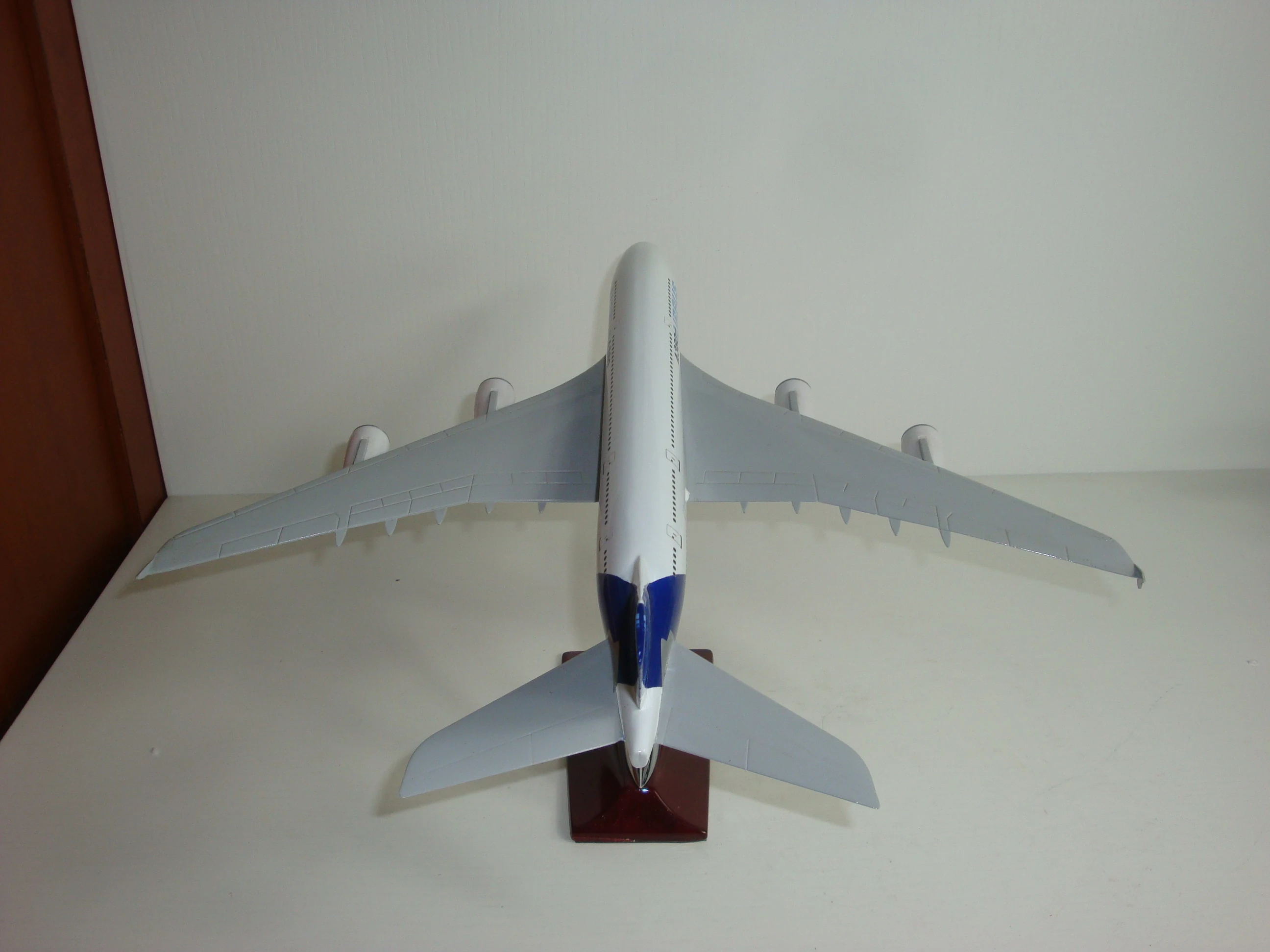 
EXCELLENT QUALITY AIRBUS A380 AIRCRAFT MODEL 