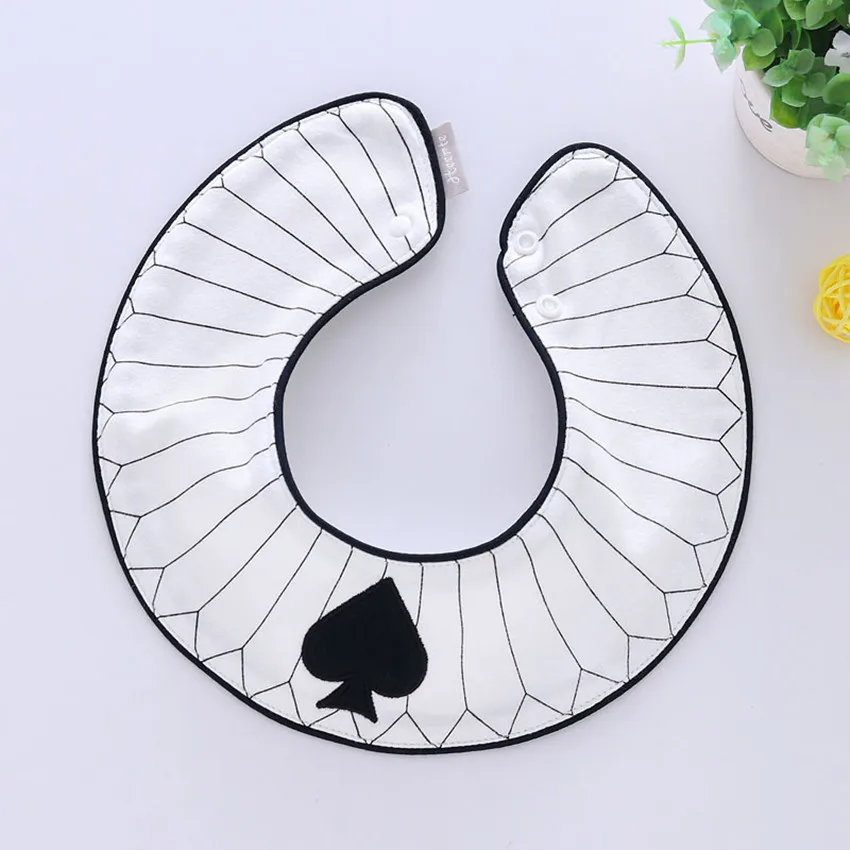 
New Baby circular Rotating Bib Four Playing Cards Patterns Saliva Towel Super Absorbent Baby Cloth Cotton baby Bib Eating Pocket 