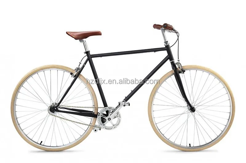 Retro style mans classic bike with 700C cream tires