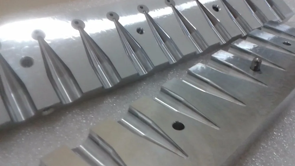 
Mould maker regular 3pcs split type 12 cavities aluminium lipstick mould machine, plastic injection lipstick mold 