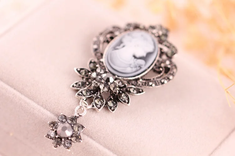 RH-23 Crystal Jewelry Classic Pendant Antique Beauty Head Cameo Brooch