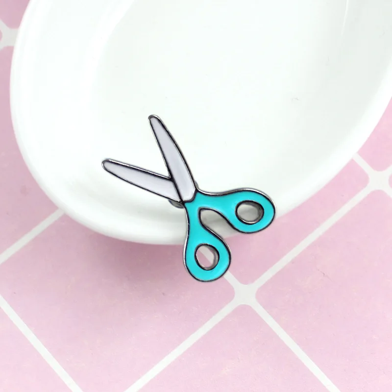 Custom Cute Small Size Personalized Hard Soft Enamel Pin Blue and White Color Custom Wholesale Mini Scissors Lapel Pin Brooch