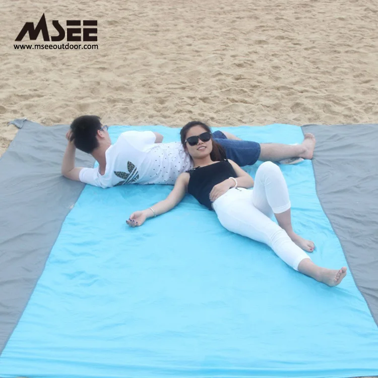 China outdoor product  Msee sand-less padded beach mat plastic beach mat