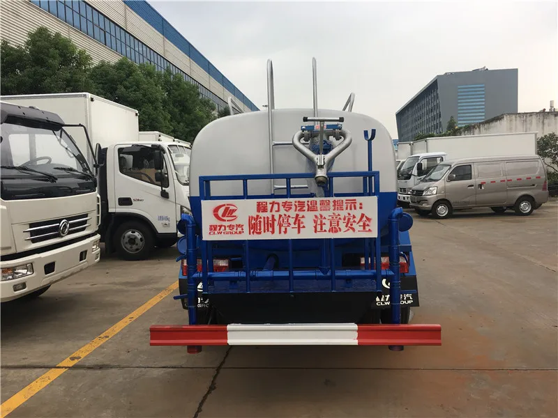 3.88 - 5.8 cubic meters water sprinkler truck 6 wheeler water tanker vehicles