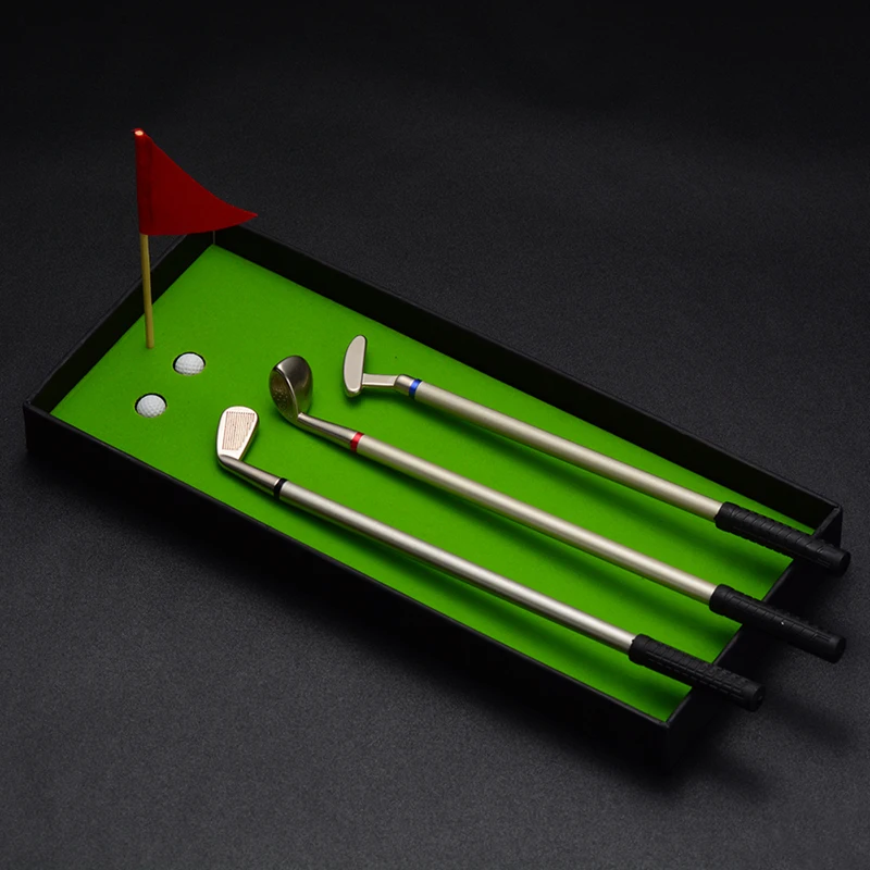 
Golf Pen Set Mini Desktop Golf Ball Pen Gift Set with Putting Green Flag 3 Colors Metal Golf Clubs Models Pens 2 Balls 