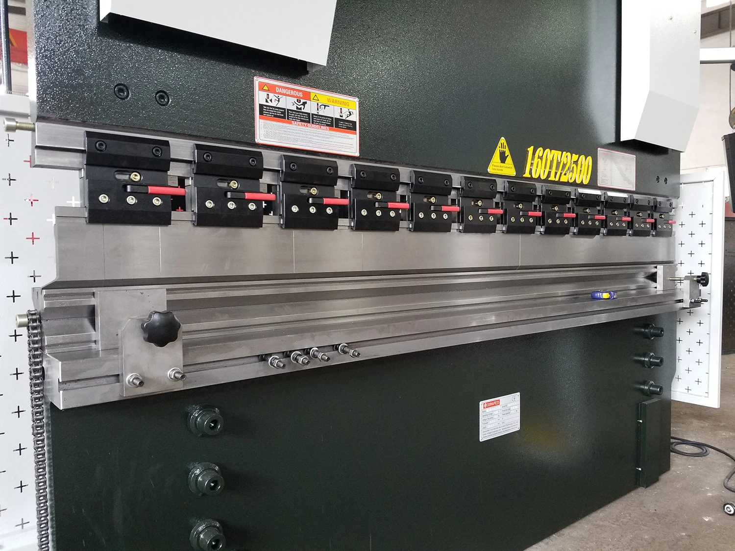 E21 NC hydraulic press brake machine and WC67K 3mm 4mm 5mm metal sheet plate press brake