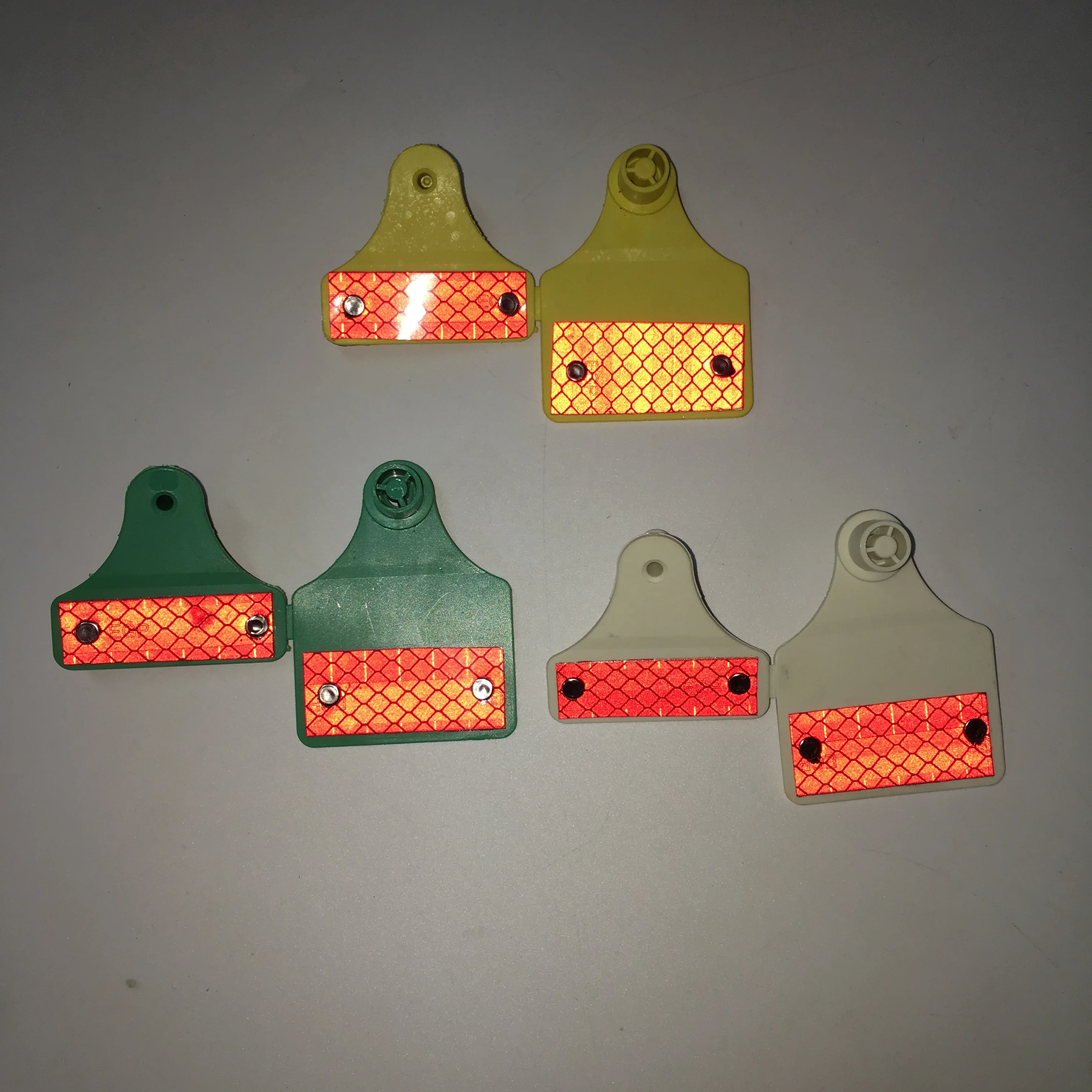 Низкая цена ярлык для икр отражающая крупного рогатого