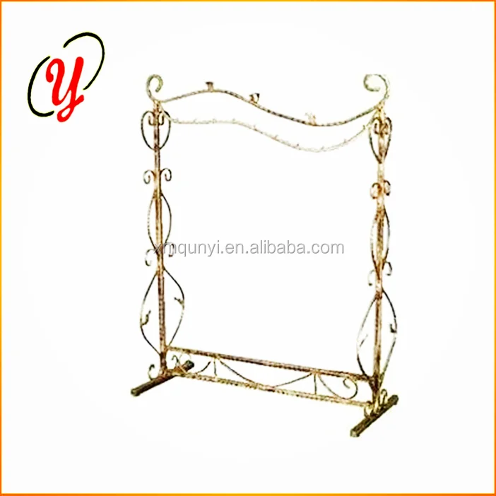 
undulation single pole iron art cloth display rack 