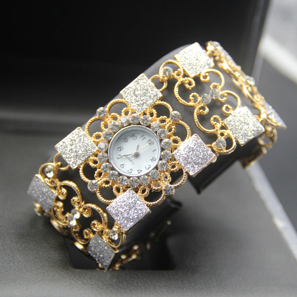 Hot New Arrival Women Crystals Watch Gold Shining Diamond Rhinestone Bangle Bracelet Watches  Watch For Ladies Girls Wholesale