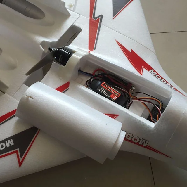 The new crash-resistant EPO su-35 model aircraft is a remote-controlled fixed-wing aircraft