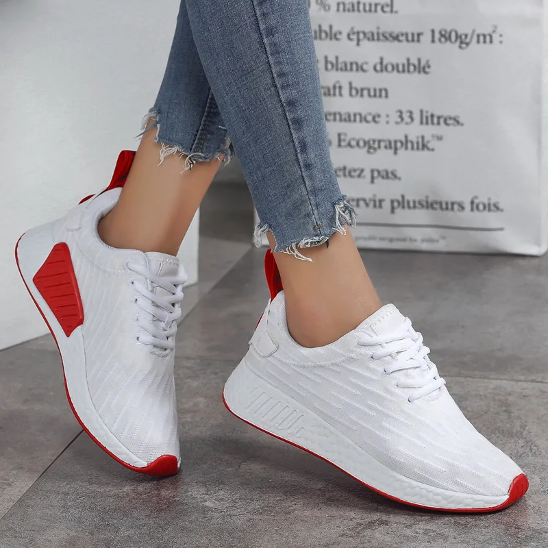 Красивые и практичные легкие кроссовки для бега на шоссе, женская белая спортивная обувь