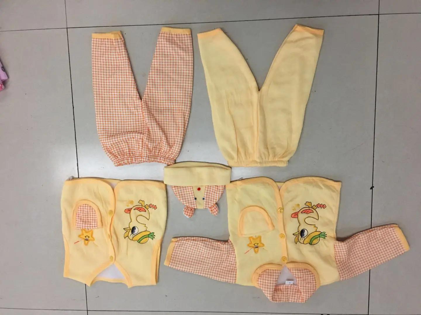 Hot Sale Colorful organic Baby Clothes