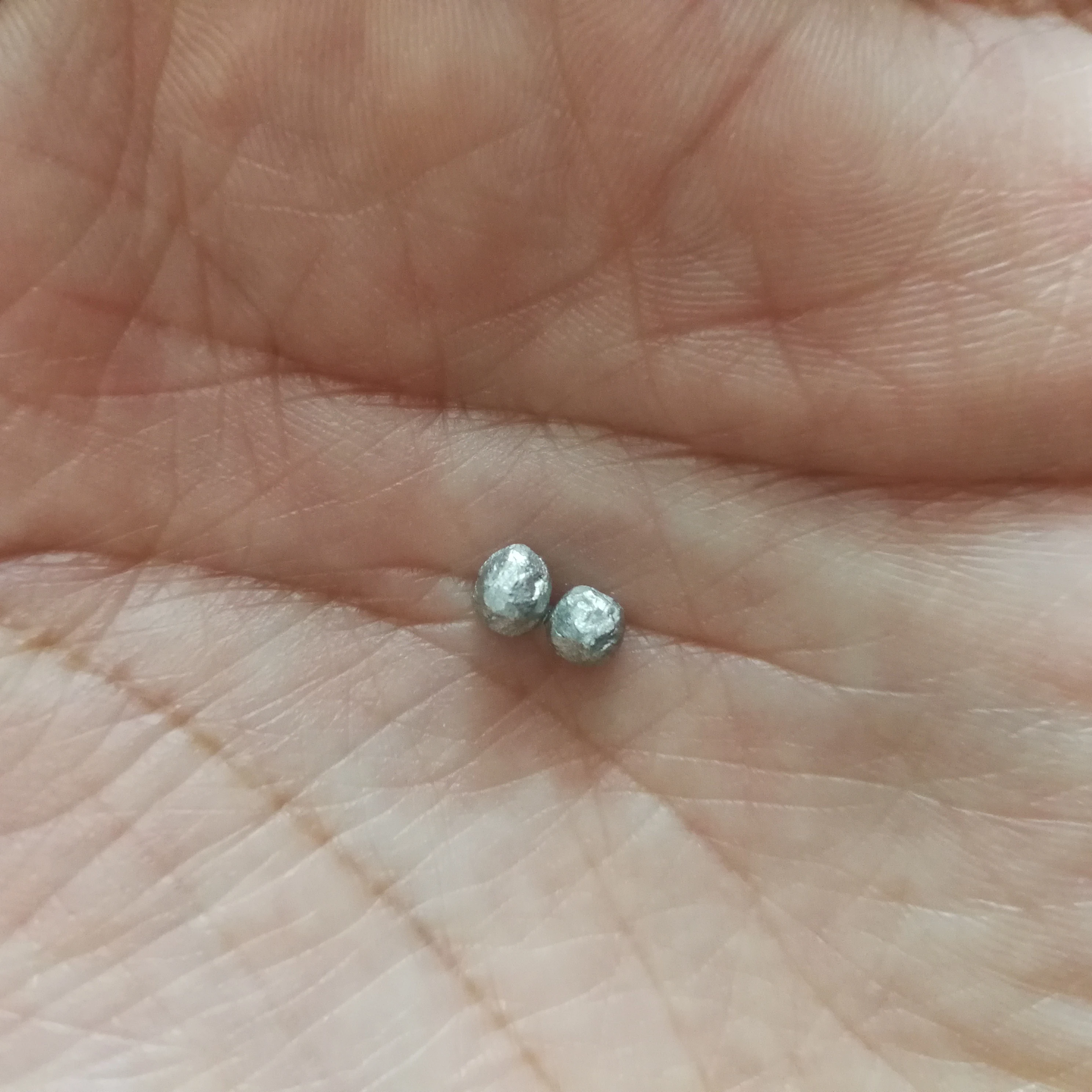 magnesium beads for desulfurization