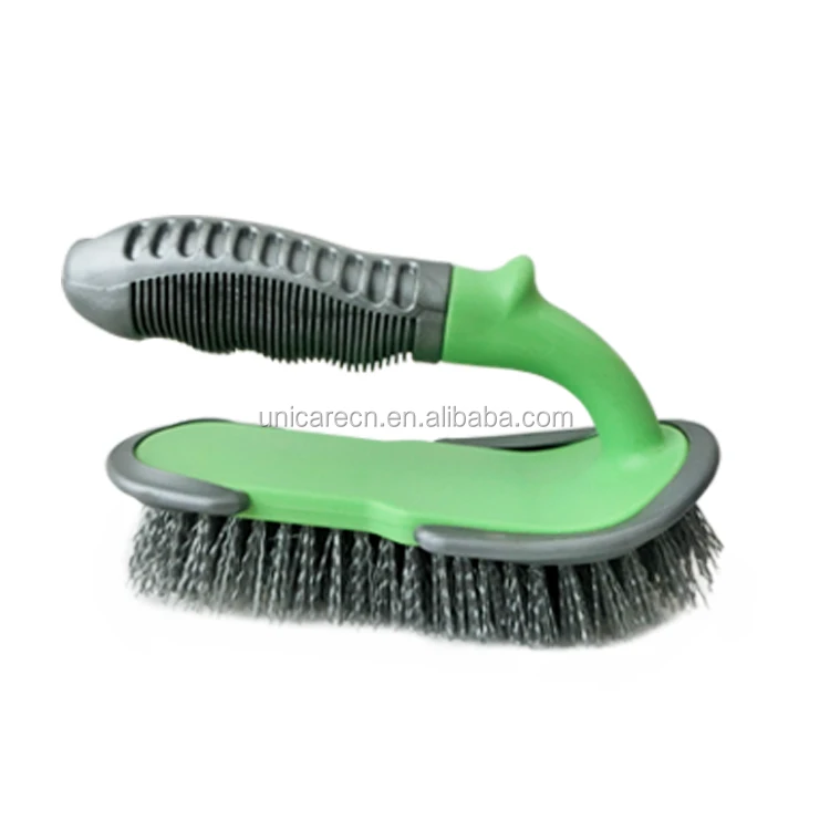 Пластиковая щетка для чистки