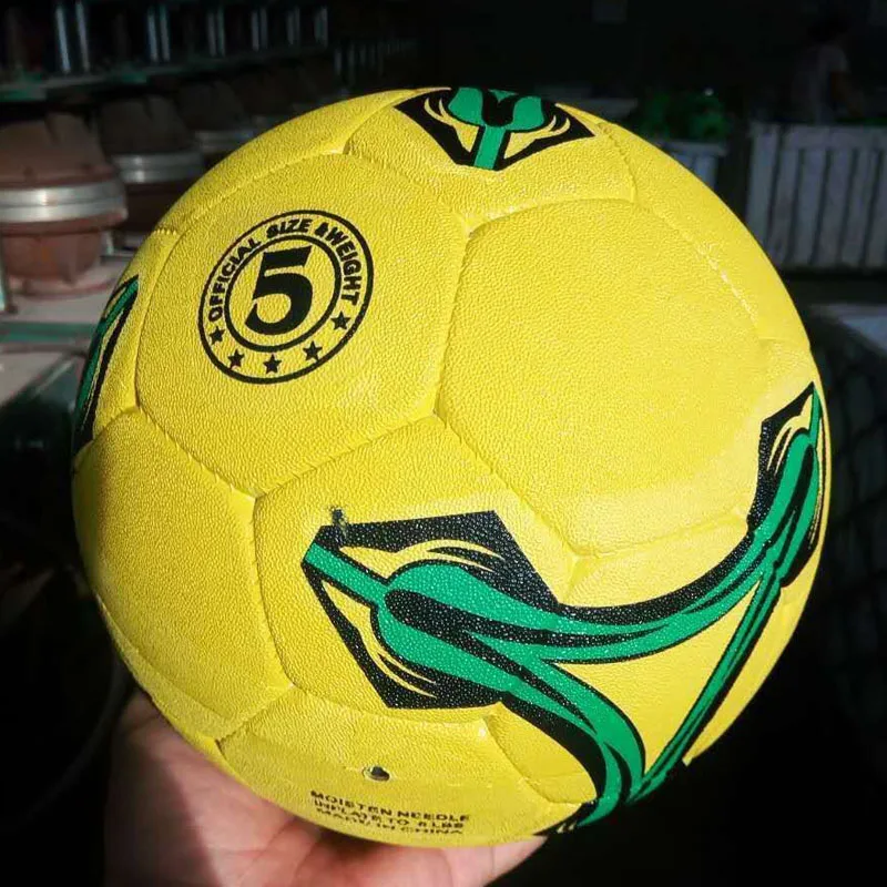 Customized Logo Rubber Smooth Surface Wholesale Football Soccer Ball