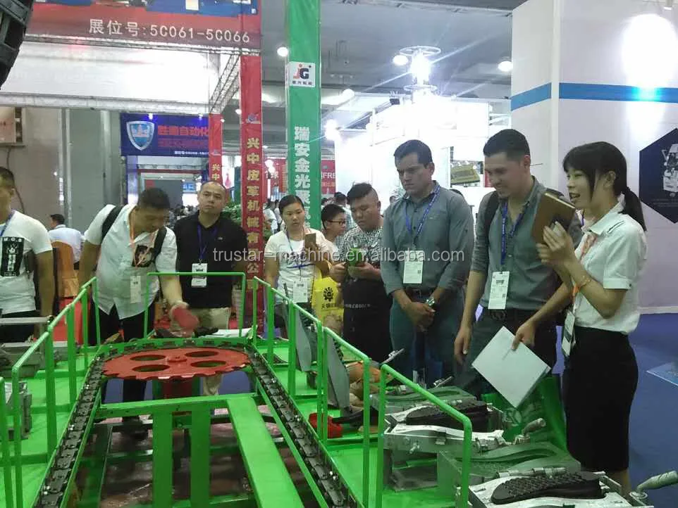 Double color polyurethane shoe sole injection molding machine