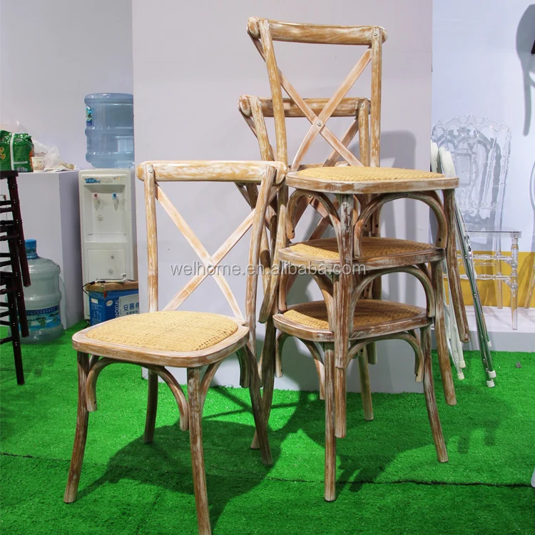 Свадебное кресло из бука с белой состаренной спинкой