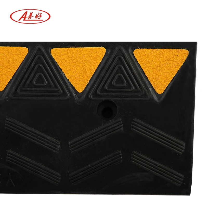 resonable price road safety traffic rubber kerb ramp for floor