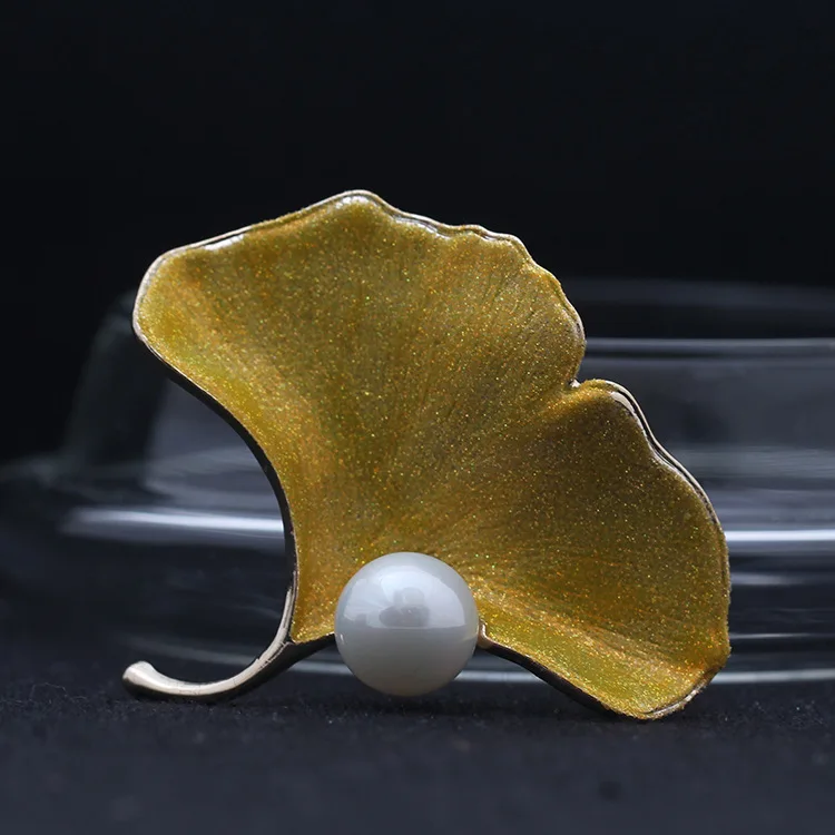 vintage style pearl gingko autumn leaf Brooches Women
