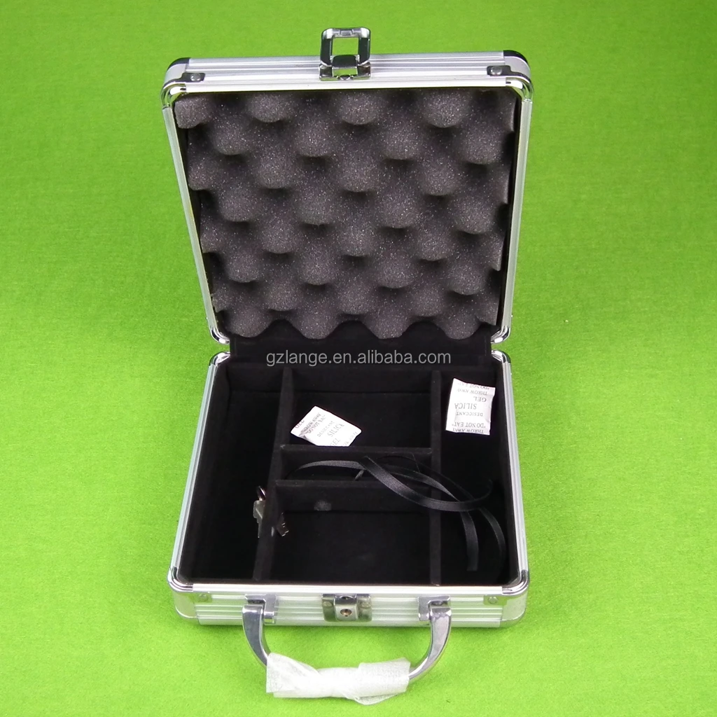 Deluxe 100PCS Clay Poker Chips Casino Poker Chip Set with Dealer Button And Dice