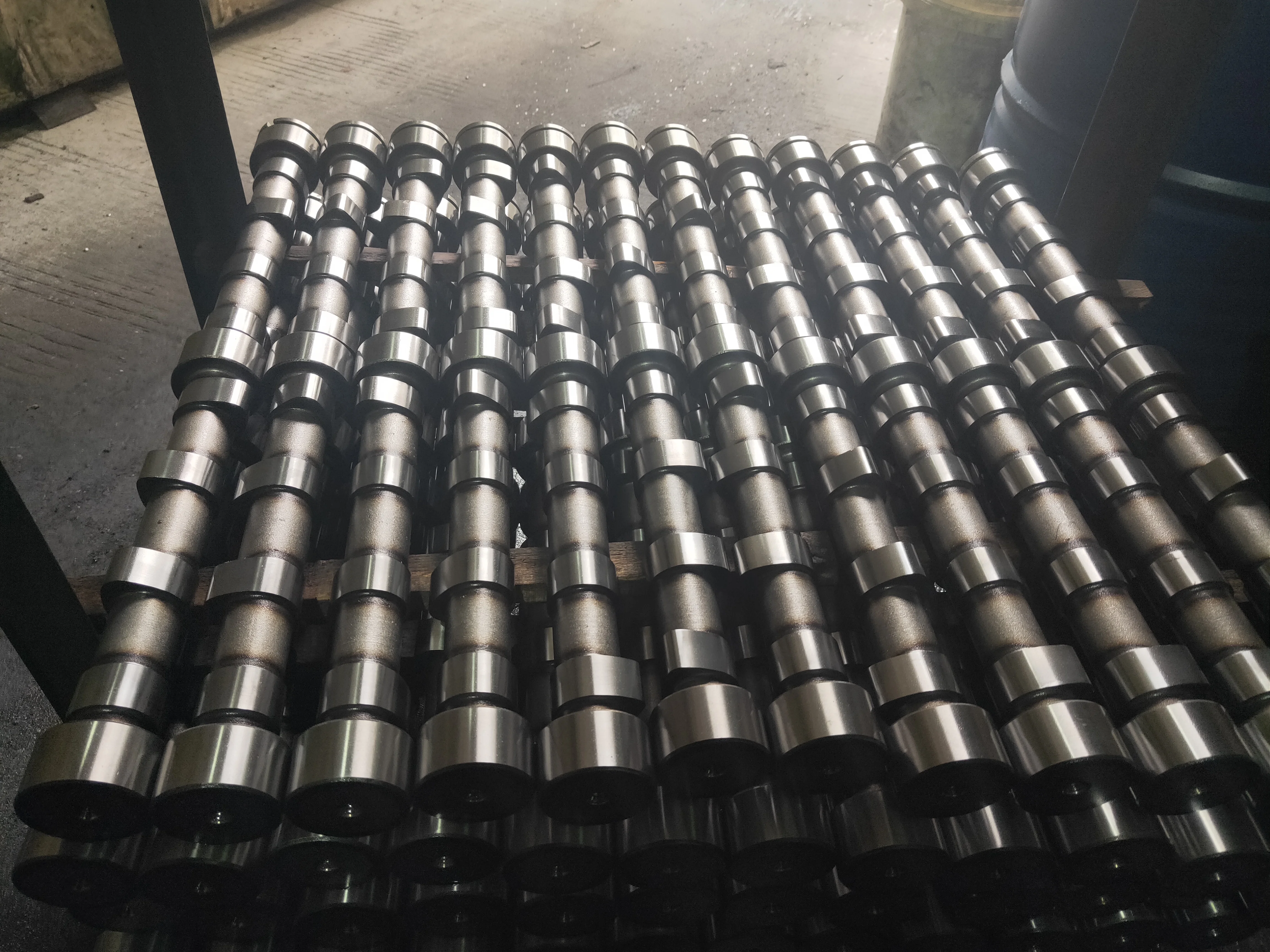 Diesel engine spare parts camshaft 8N4111 for CAT3304