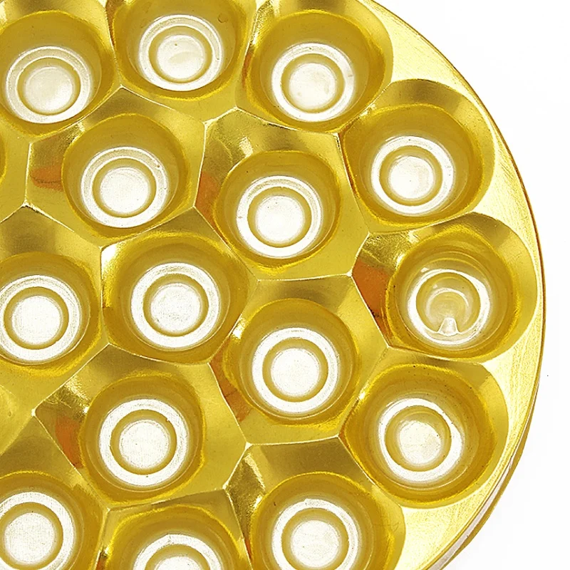 Пластиковая вакуумная упаковочная машина для шоколада в золотой упаковке