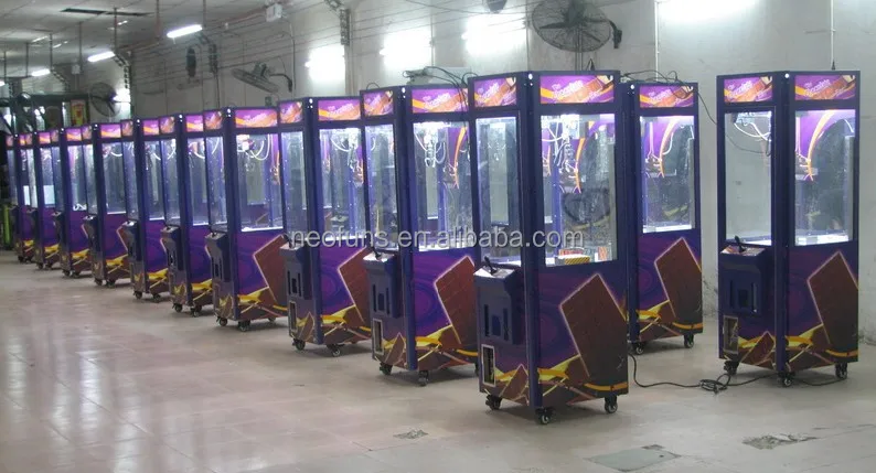 Simple Operation Chocolate Box Coin Operated Kids Candy  Claw Crane Machine