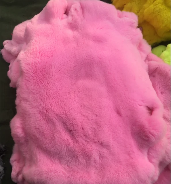 Eco-friendly Tanned Dye Animal Fur Skins Raw Rex Rabbit Fur Pelts Wholesale for Sale