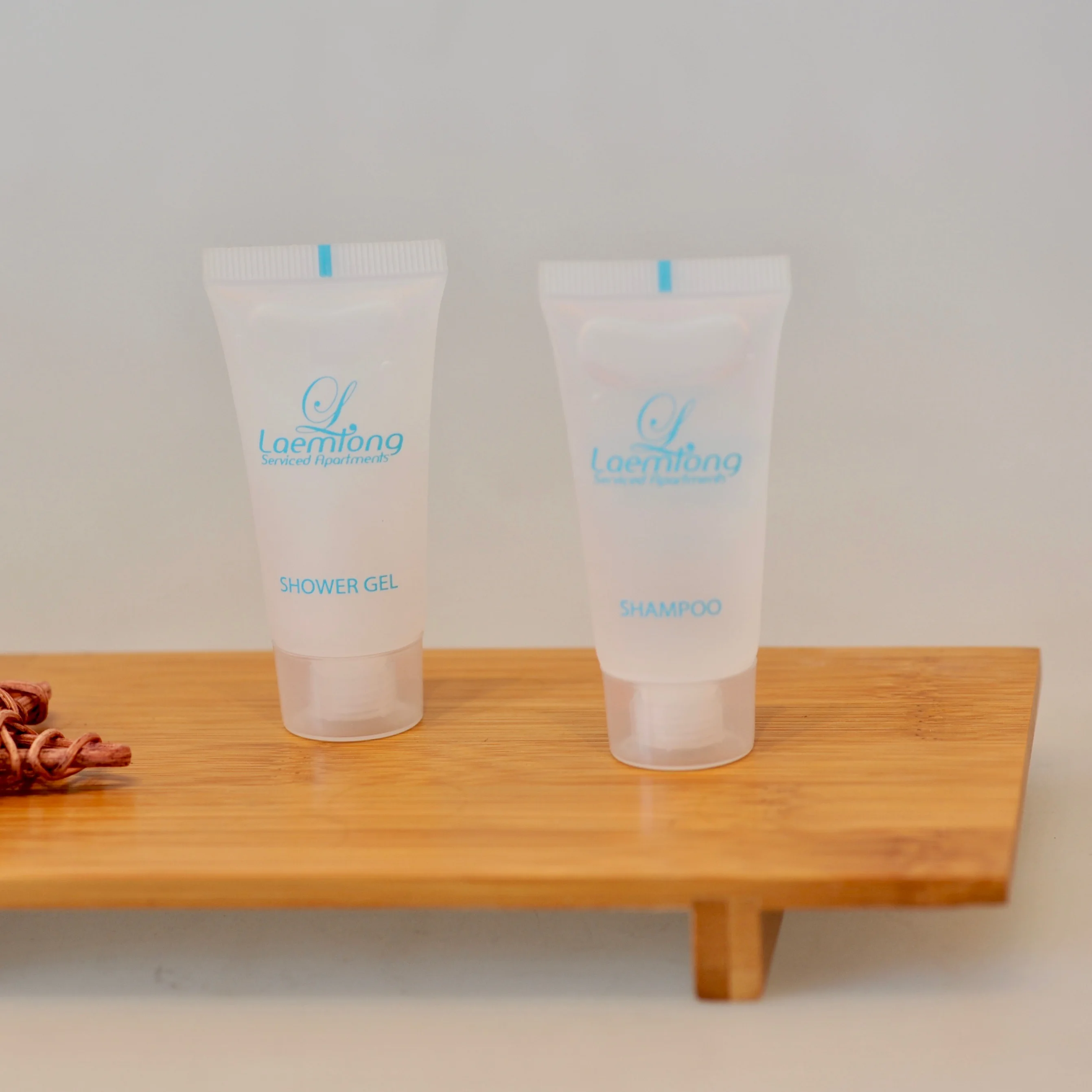 popular 30ml cosmetic packaging bamboo tubes with hotel soap and shampoo