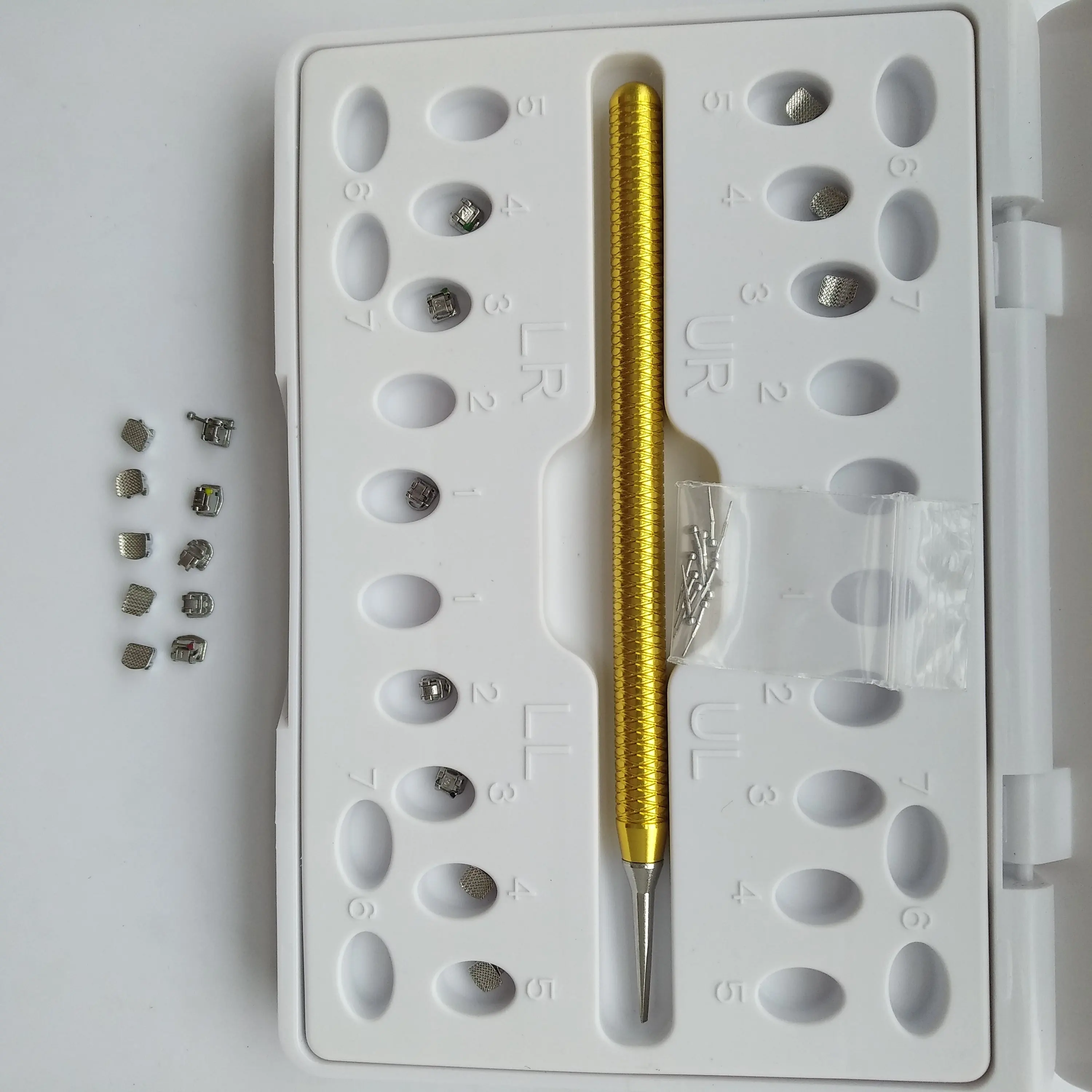 Стоматологические Ортодонтические металлические самолигирующие кронштейны Roth MBT 022 с 345 крючками, стоматологический бандаж