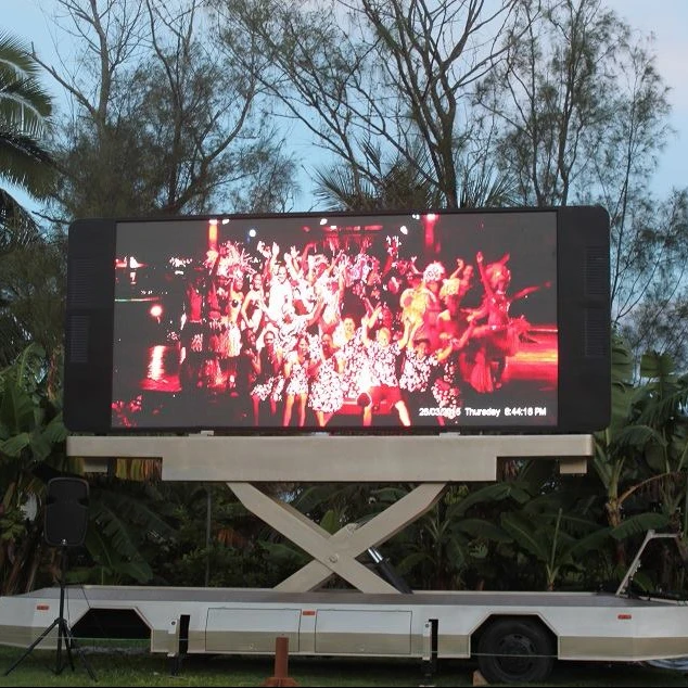 Yeeso most eye-catching LED billboard trailer, scissor lifting cellphone Shape LED screen trailer