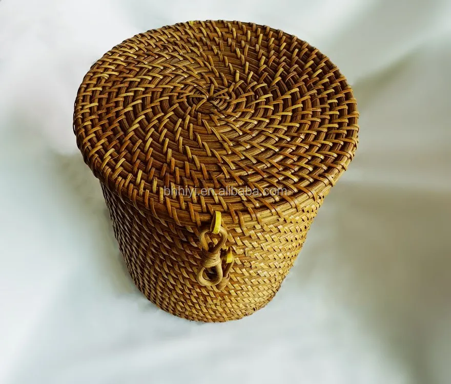 Durable Elegant Antique Handcraft Wicker Rattan Waste Bins Home Living Room Garbage Trash Can with Lid Trash Paper Basket