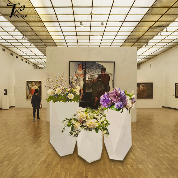 Geometric Origami Art Fiberglass Diamond Large Flower  Planter Pot Combination For Commercial Public or Garden