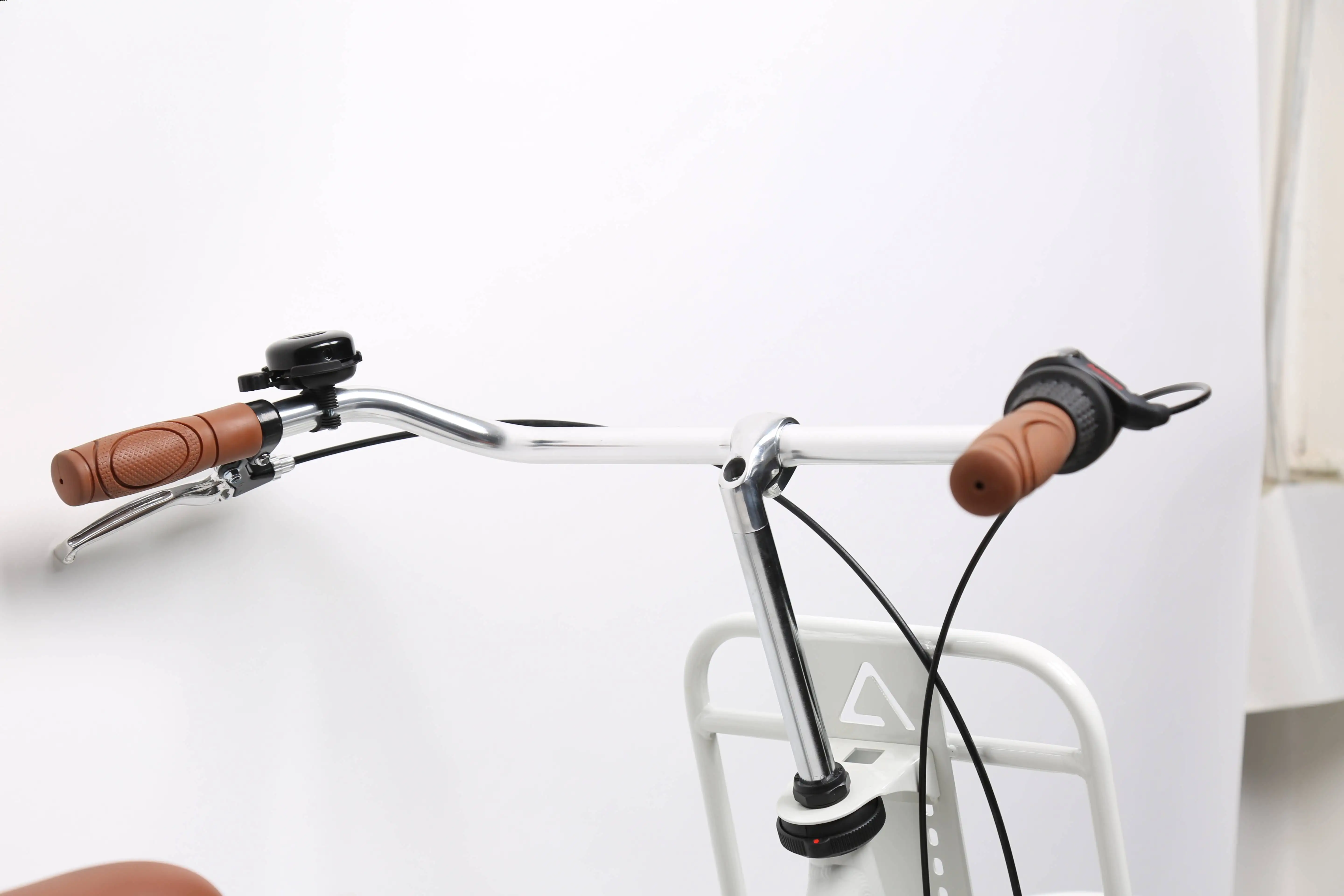 Retro Style Bicycle 28 Inch Frame 700c Big Wheel Bike