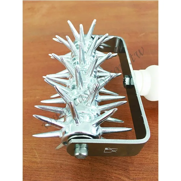 Baking Supplies Heavy Metal Spiked Roller Manual Pizza Dough Roller