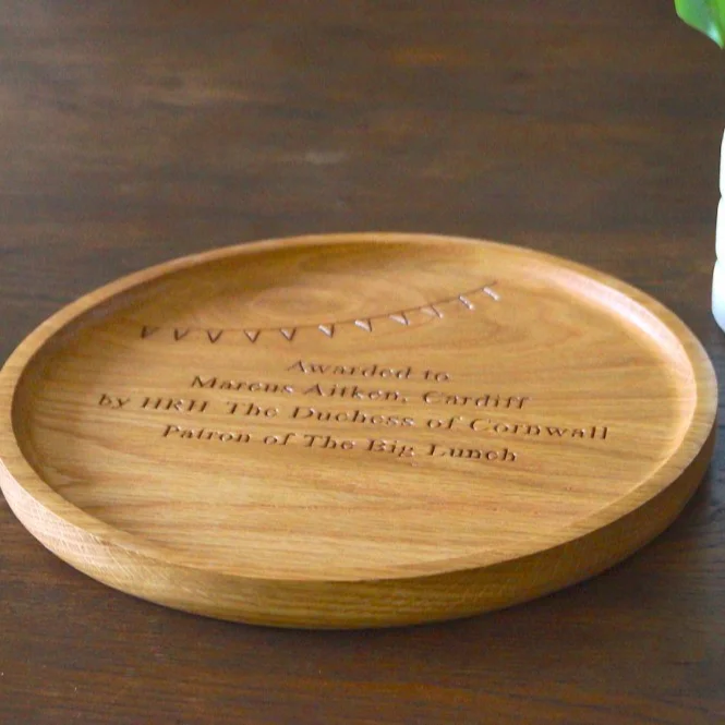 Customization Laser Logo Round Tray Round Shape Wooden Serving Plate Wooden Fruit Plate Food Safe Varnish Rubber Wood Tray