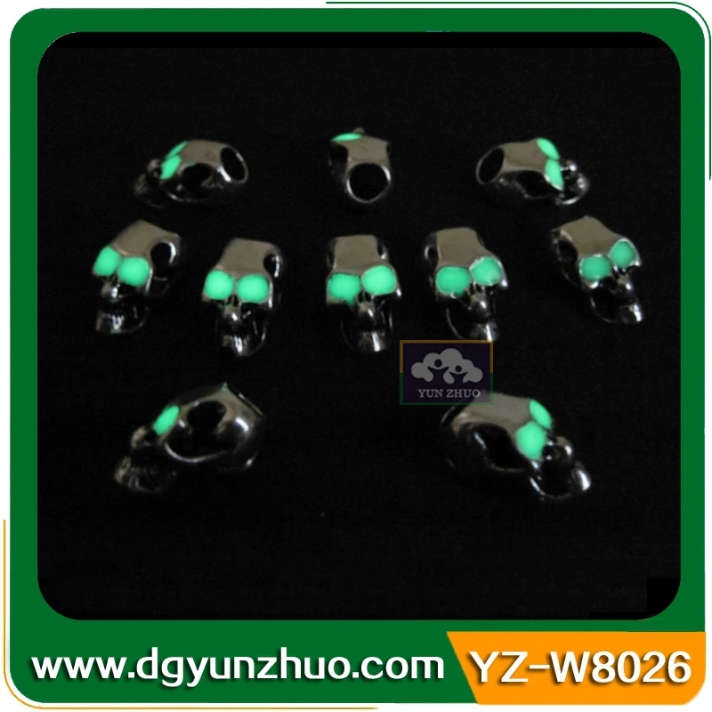 
Metal skull beads with glow in the dark eyes 