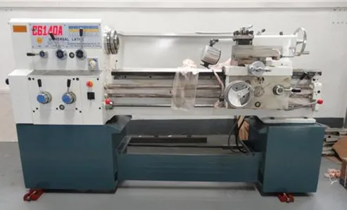High Quality Universal  Manual Metal Bench Lathe Machine C6132D