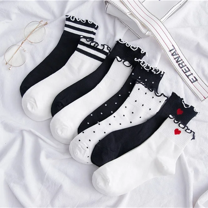 Custom New Design Fall Winter Womens Black And White Lovely Ladies Girls Cotton Crew Socks