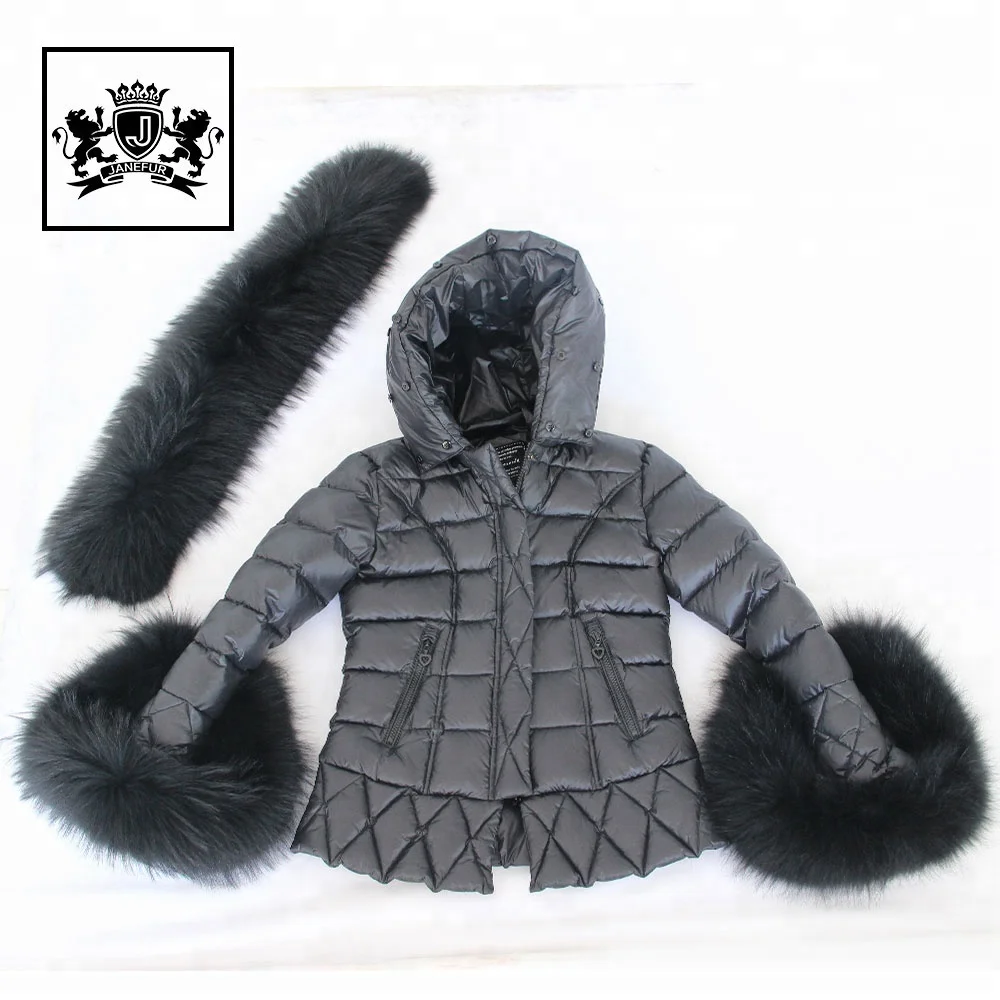 Wholesale winter down parka women short down jacket with raccoon fur decoration